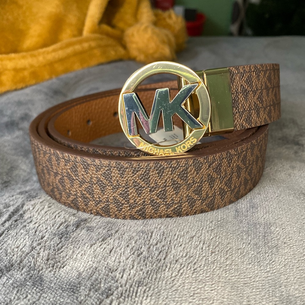 NWT ~~ MICHAEL KORS MK Signature
Reversible Belt Brown CHO Genuine
Leather